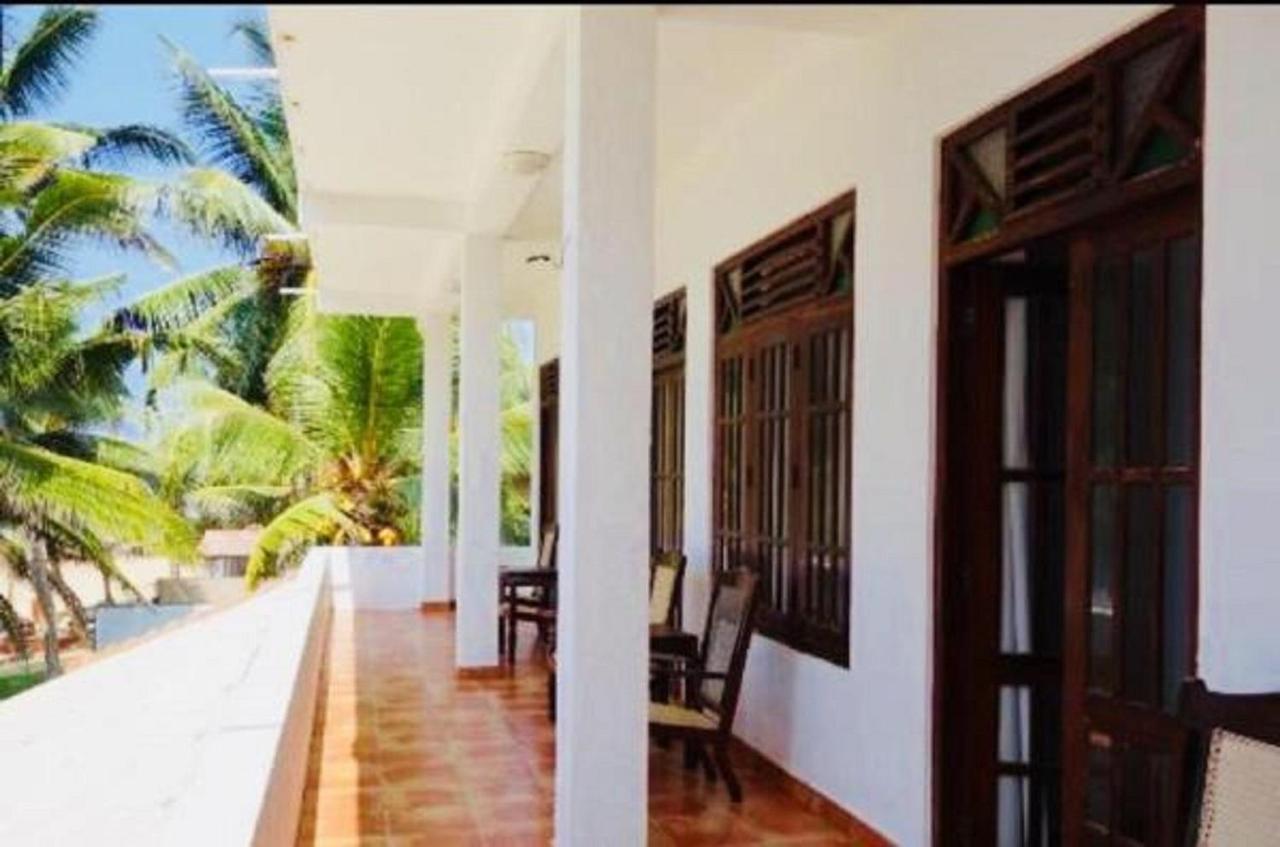 Jasmine Garden Beach Guest House Хикадува Екстериор снимка