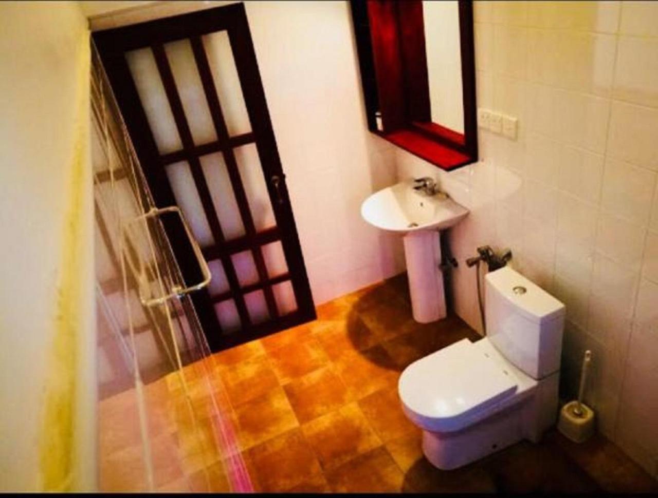Jasmine Garden Beach Guest House Хикадува Екстериор снимка