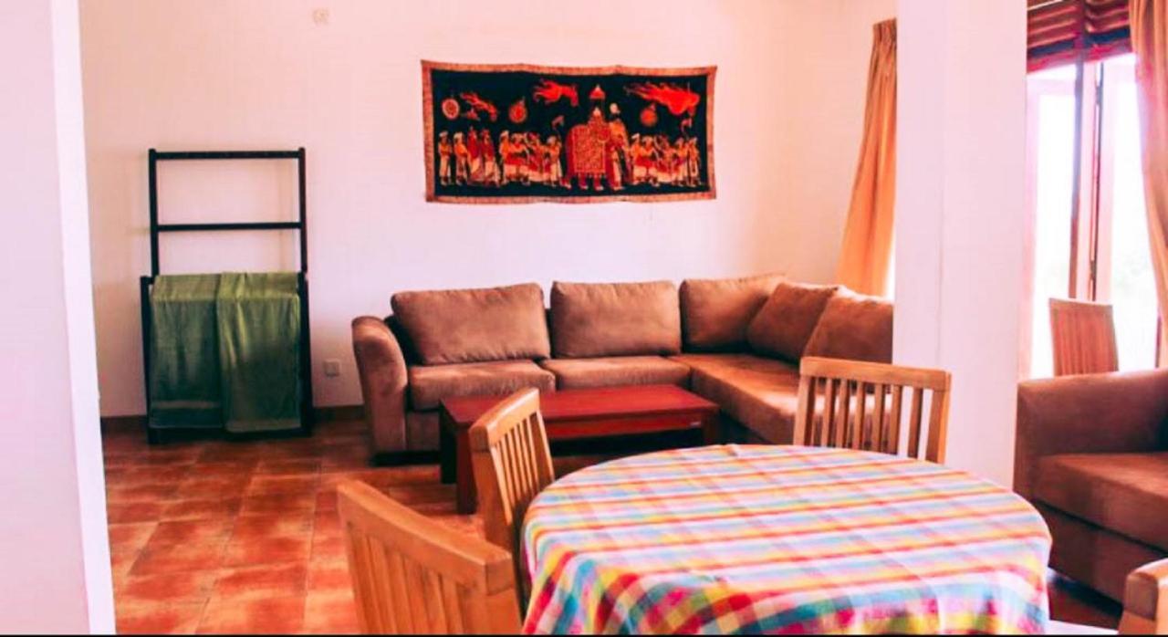 Jasmine Garden Beach Guest House Хикадува Екстериор снимка