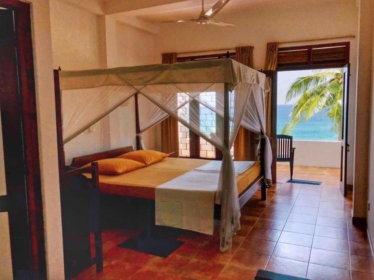 Jasmine Garden Beach Guest House Хикадува Екстериор снимка